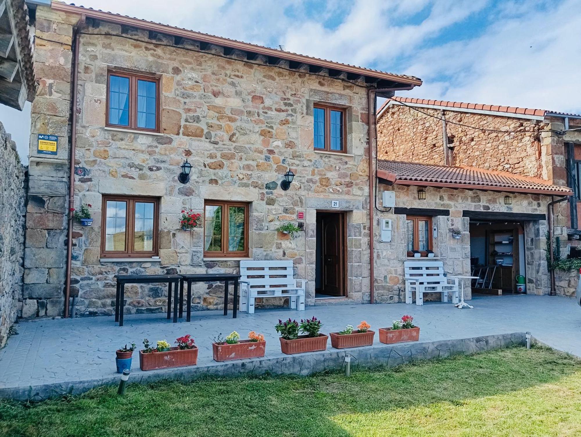 La Regalia De Requejo Villa Рейноса Екстериор снимка